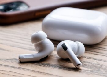Which Are The Best Apple AirPods To Buy In 2021?