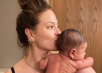 Ashley Graham On Normalizing Breastfeeding On Social Media