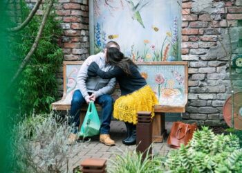 The Behind The Scenes Of Coronation Street Kissing Scene In Friday’s Episode