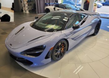 xQc Flexes His Brand New McLaren 720s Spider Sports Car