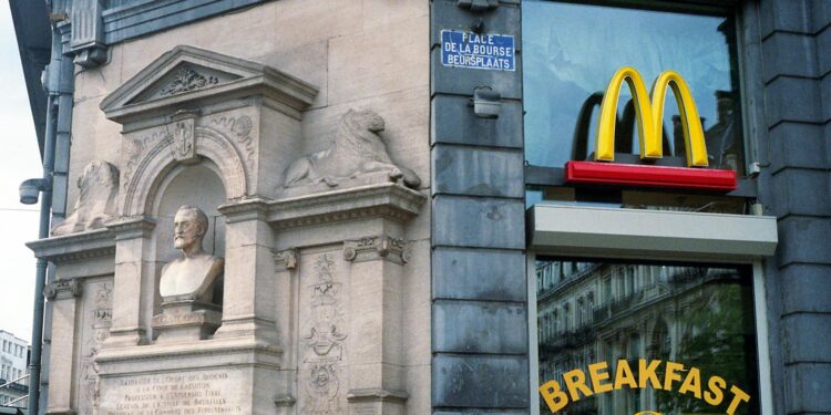 mc donalds restaurant