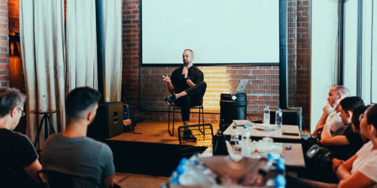 10 Australian Keynote Speakers Shaping Leadership Conversations in 2026